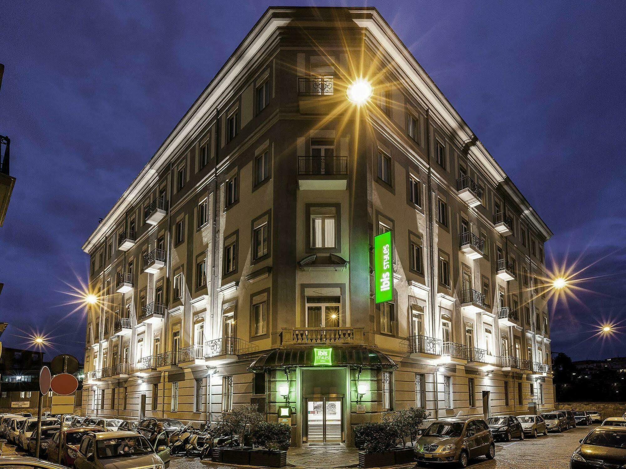 Отель Ibis Styles Napoli Garibaldi Экстерьер фото