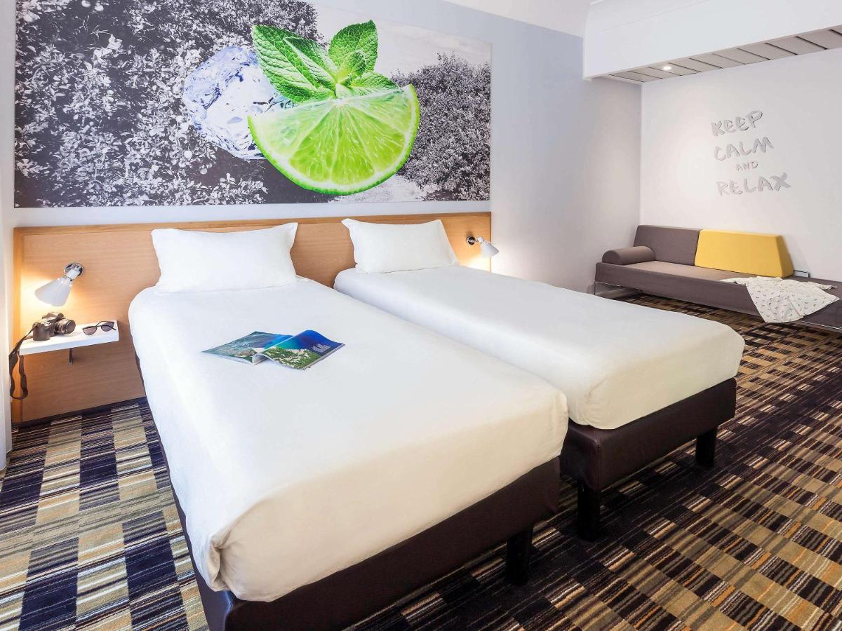 Отель Ibis Styles Napoli Garibaldi Экстерьер фото